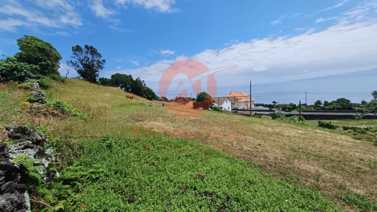 Terreno para Venda em Calheta Foto 10