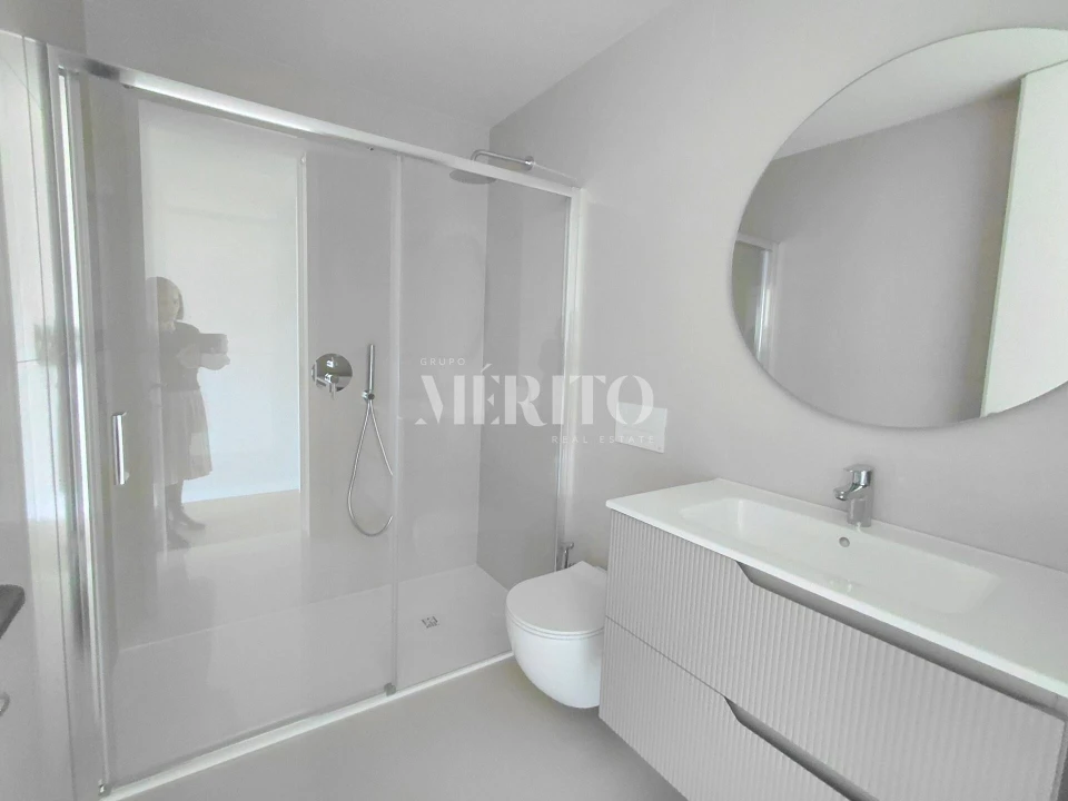 Apartamento T4 para Venda em Arcozelo Foto 8