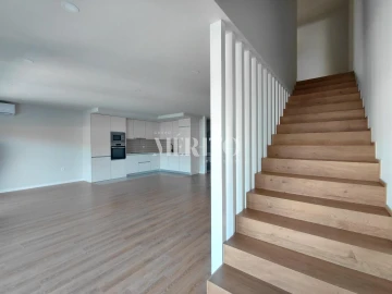 Apartamento T4 para Venda em Arcozelo