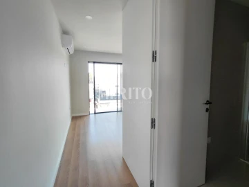 Apartamento T4 para Venda em Arcozelo
