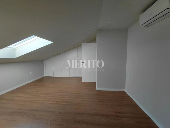 Apartamento T4 para Venda em Arcozelo Foto 18