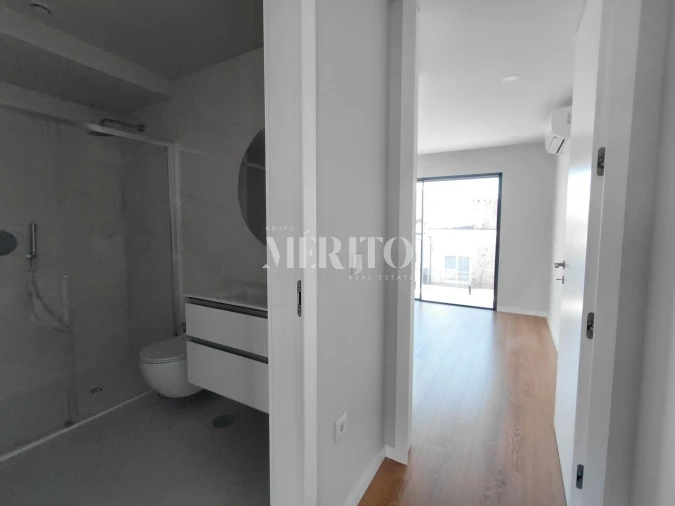 Apartamento T4 para Venda em Arcozelo Foto 6