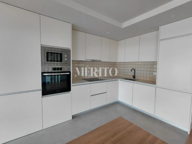 Apartamento T4 para Venda em Arcozelo Foto 3
