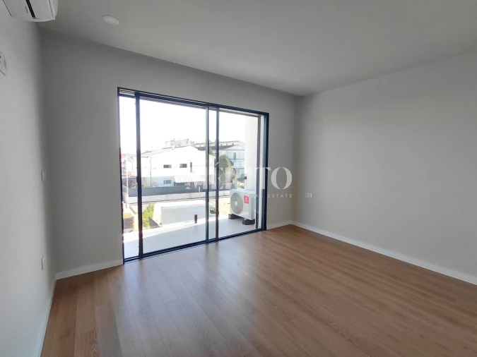 Apartamento T4 para Venda em Arcozelo Foto 7
