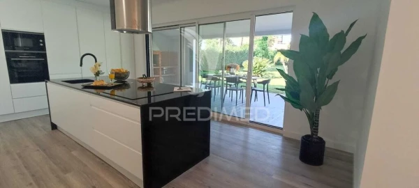 Moradia T4 para Venda em Costa da Caparica