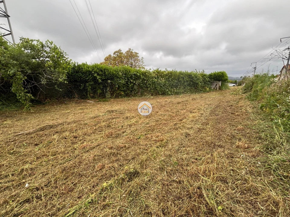 Terreno para Venda em Mazarefes e Vila Fria Foto 1