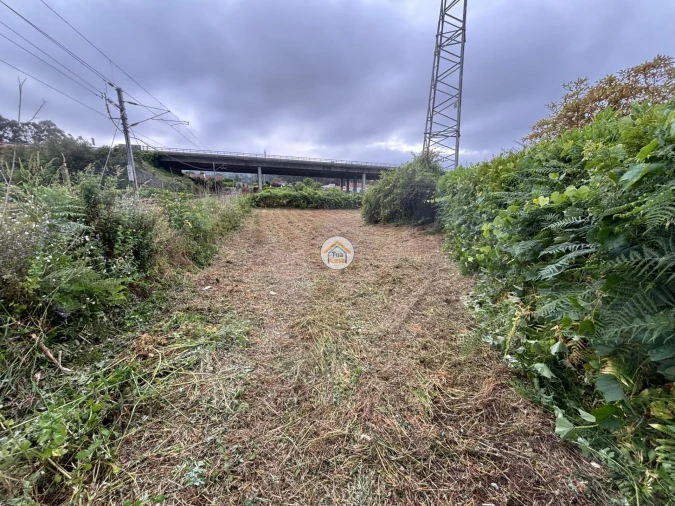 Terreno para Venda em Mazarefes e Vila Fria Foto 9