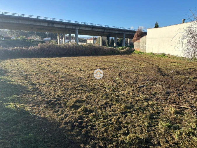Terreno para Venda em Mazarefes e Vila Fria Foto 2