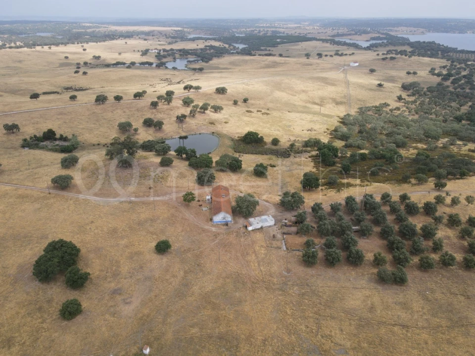 Quinta T4 para Venda em Santa Maria do Castelo e Santiago e Santa Susana Foto 2