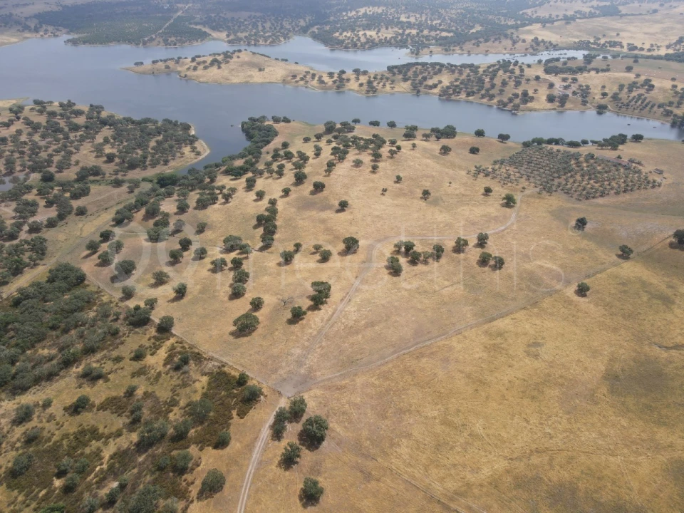 Quinta T4 para Venda em Santa Maria do Castelo e Santiago e Santa Susana Foto 10