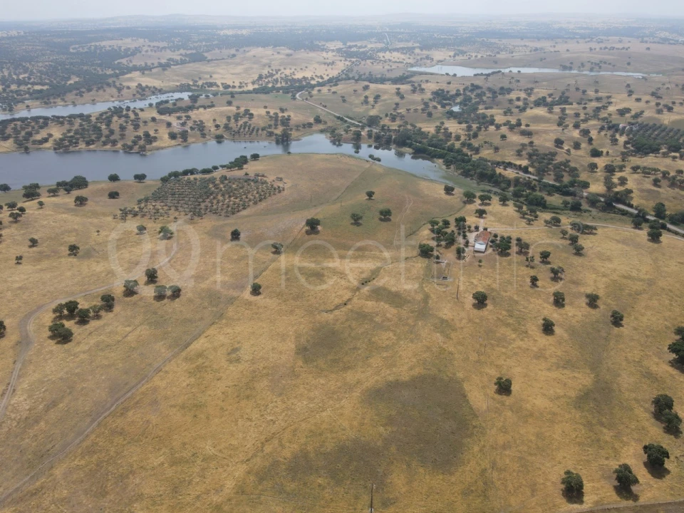 Quinta T4 para Venda em Santa Maria do Castelo e Santiago e Santa Susana Foto 11