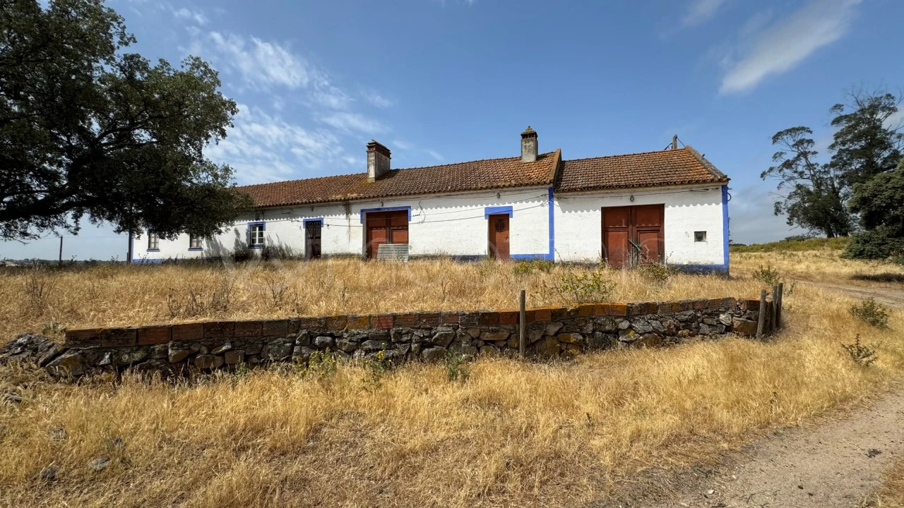 Quinta T4 para Venda em Santa Maria do Castelo e Santiago e Santa Susana Foto 22