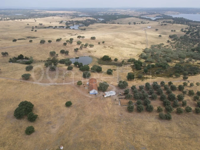 Quinta T4 para Venda em Santa Maria do Castelo e Santiago e Santa Susana Foto 2