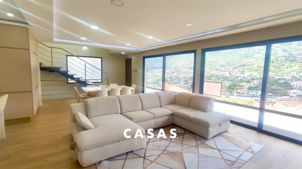 Moradia T4 para Venda em Machico Foto 5