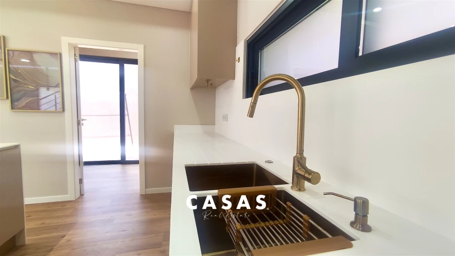 Moradia T4 para Venda em Machico Foto 17