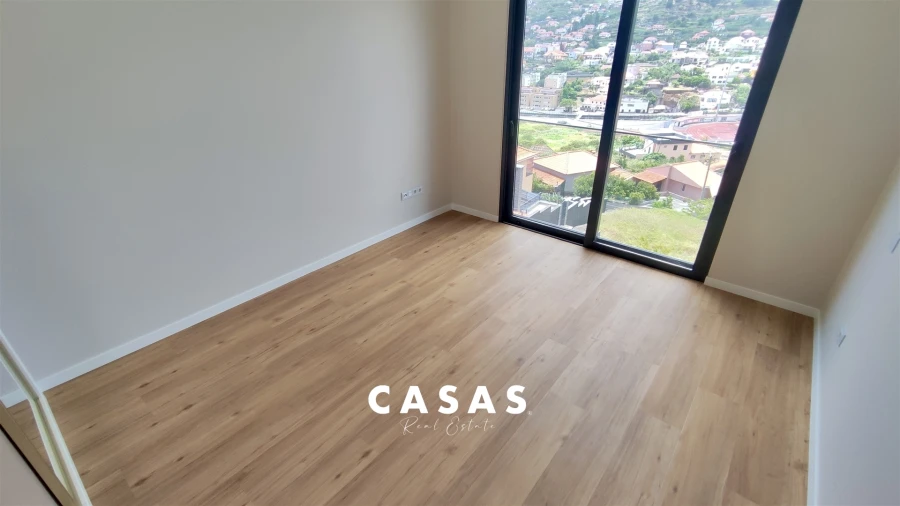 Moradia T4 para Venda em Machico Foto 46