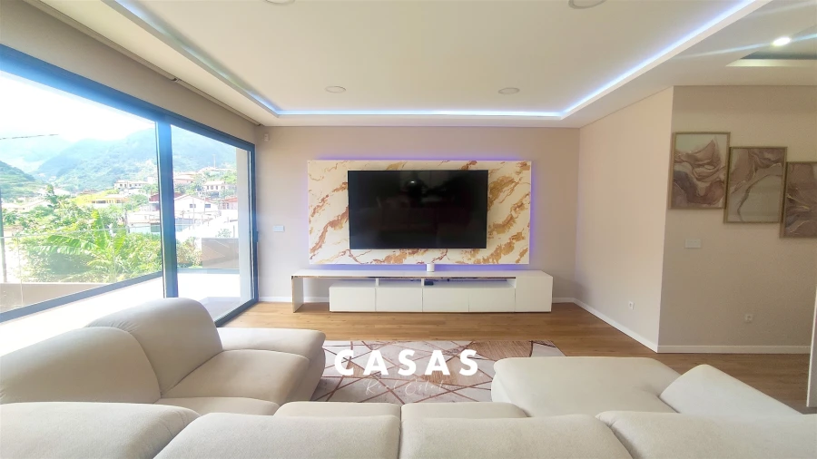 Moradia T4 para Venda em Machico Foto 8