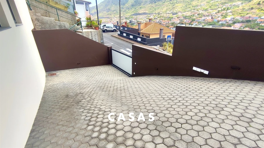 Moradia T4 para Venda em Machico Foto 4