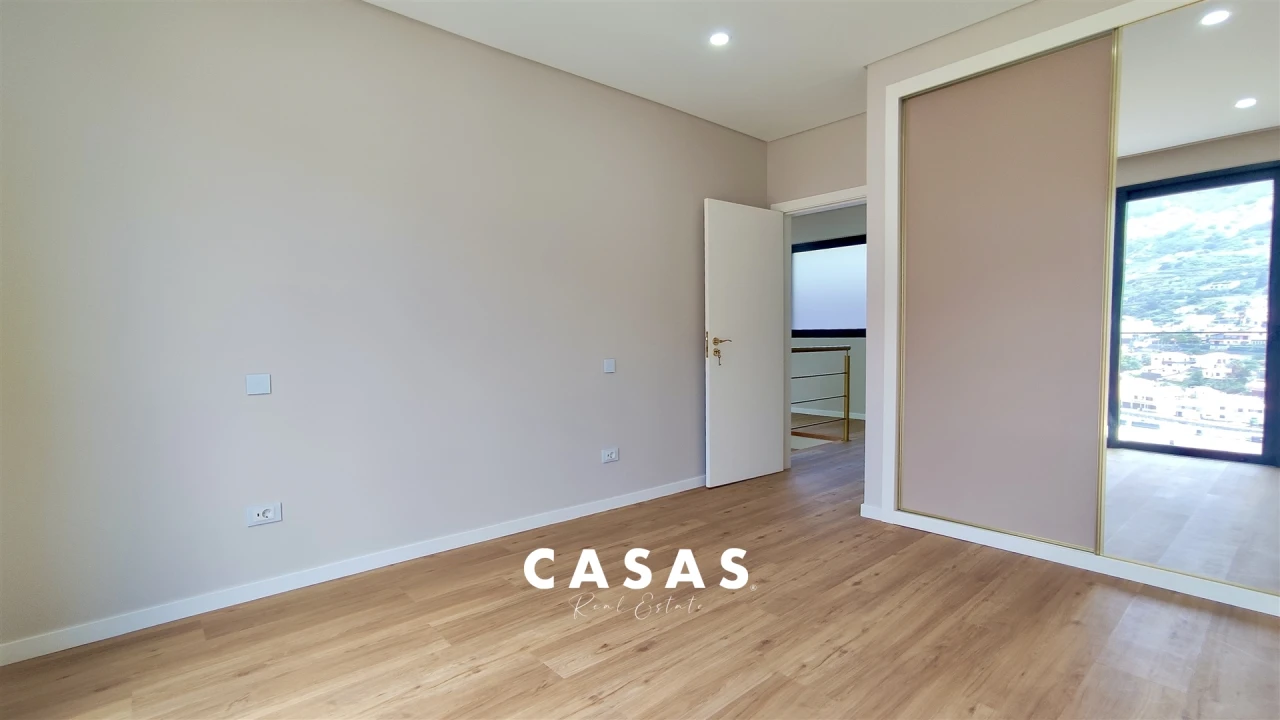 Moradia T4 para Venda em Machico Foto 49