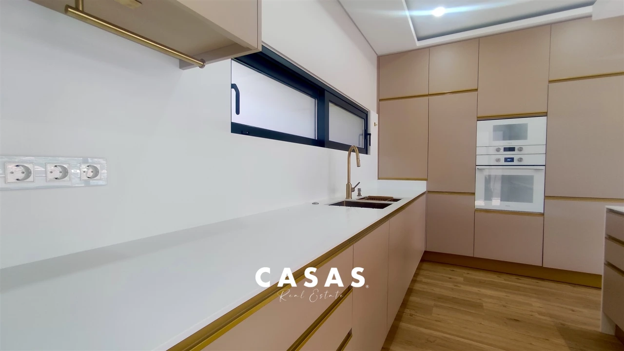 Moradia T4 para Venda em Machico Foto 16