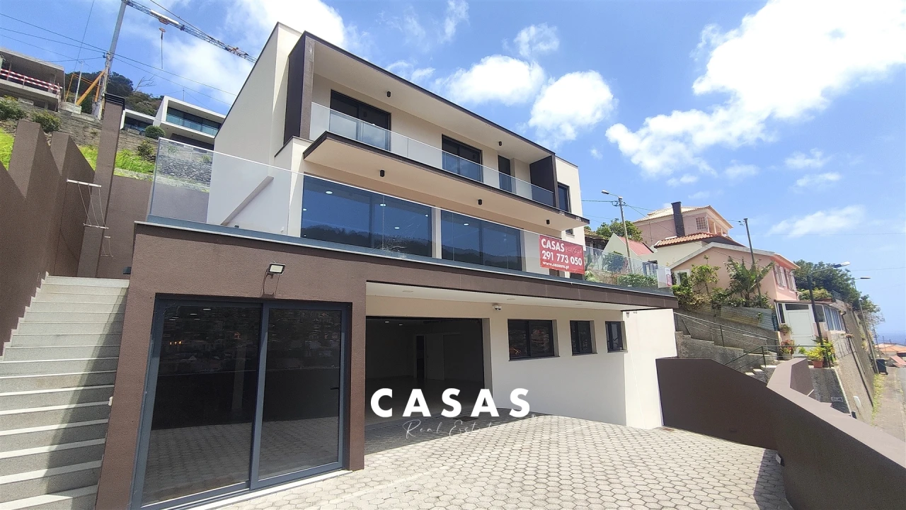 Moradia T4 para Venda em Machico Foto 2