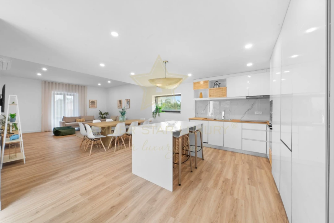 Moradia T4 para Venda em Anta e Guetim Foto 8