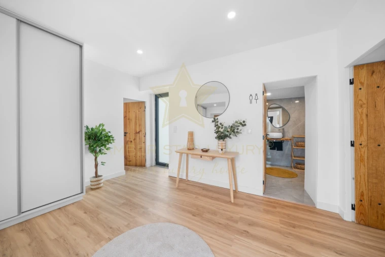 Moradia T4 para Venda em Anta e Guetim Foto 3