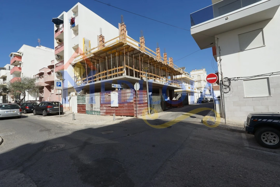 Apartamento para Venda em Monte Gordo Foto 2