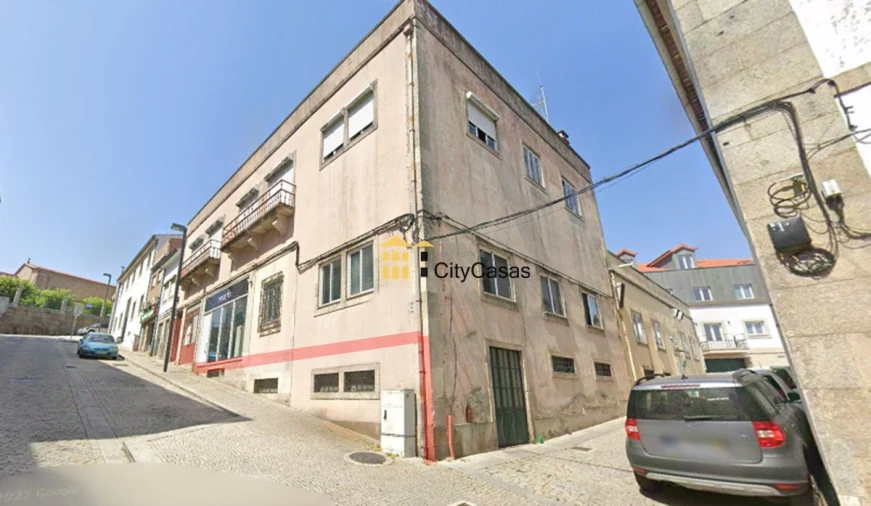 Loja para Venda em Lamego (Almacave e Sé)