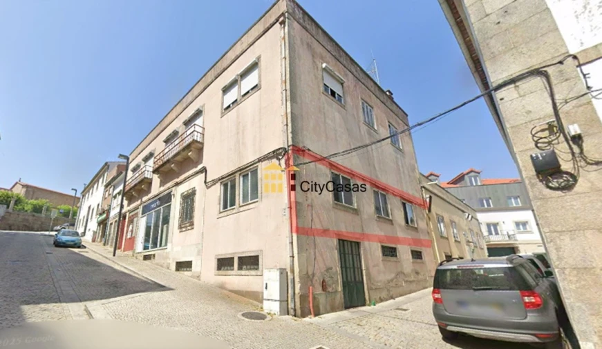 Loja para Venda em Lamego (Almacave e Sé)