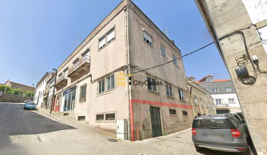 Loja para Venda em Lamego (Almacave e Sé)
