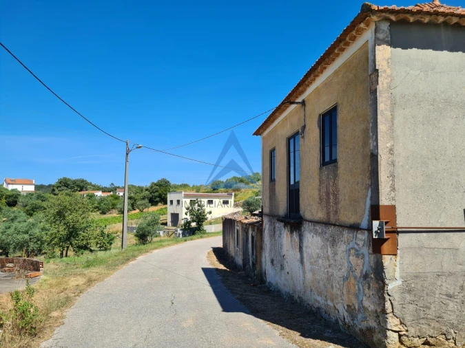 Moradia T4 para Venda em Abiul Foto 4