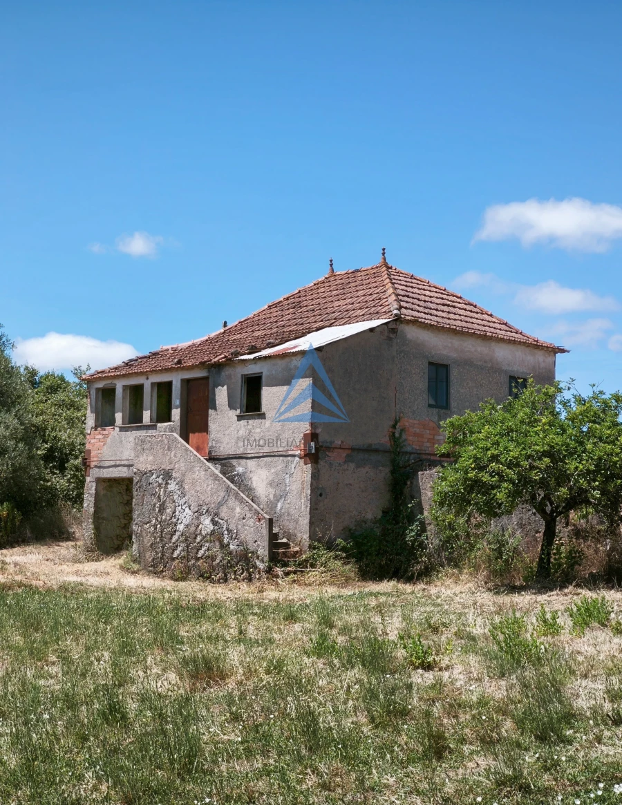 Moradia T4 para Venda em Abiul Foto 9