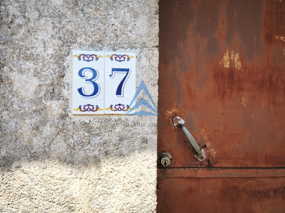 Moradia T4 para Venda em Abiul Foto 13