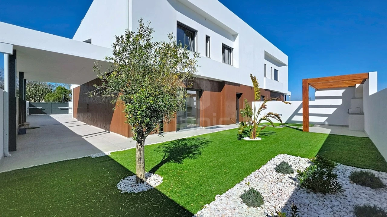 Moradia T4 para Venda em Mafra Foto 36