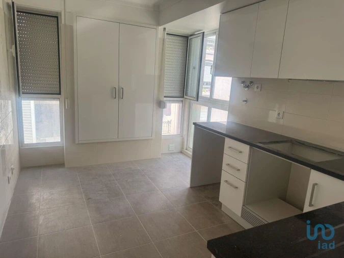 Apartamento T4 para Venda em Aljubarrota Foto 3