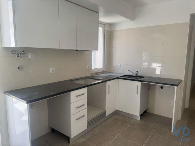Apartamento T4 para Venda em Aljubarrota