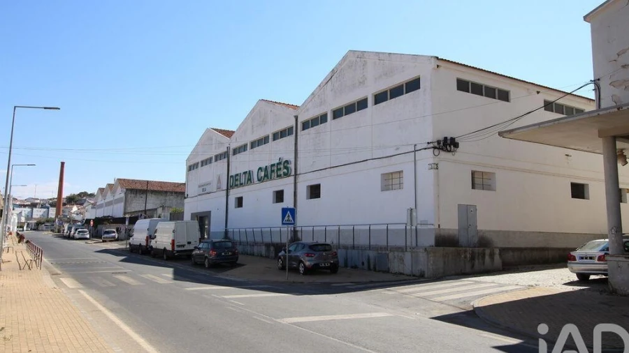 Armazém para Venda em Beja (Salvador e Santa Maria da Feira)