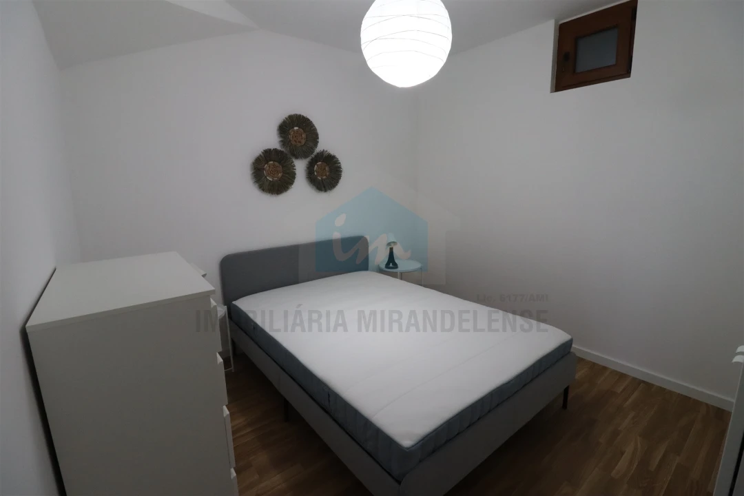 Apartamento T1 para Venda em Mirandela Foto 7