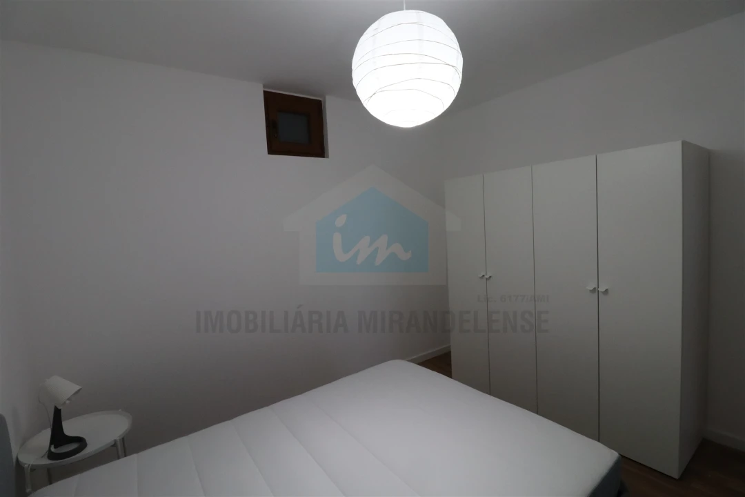 Apartamento T1 para Venda em Mirandela Foto 8