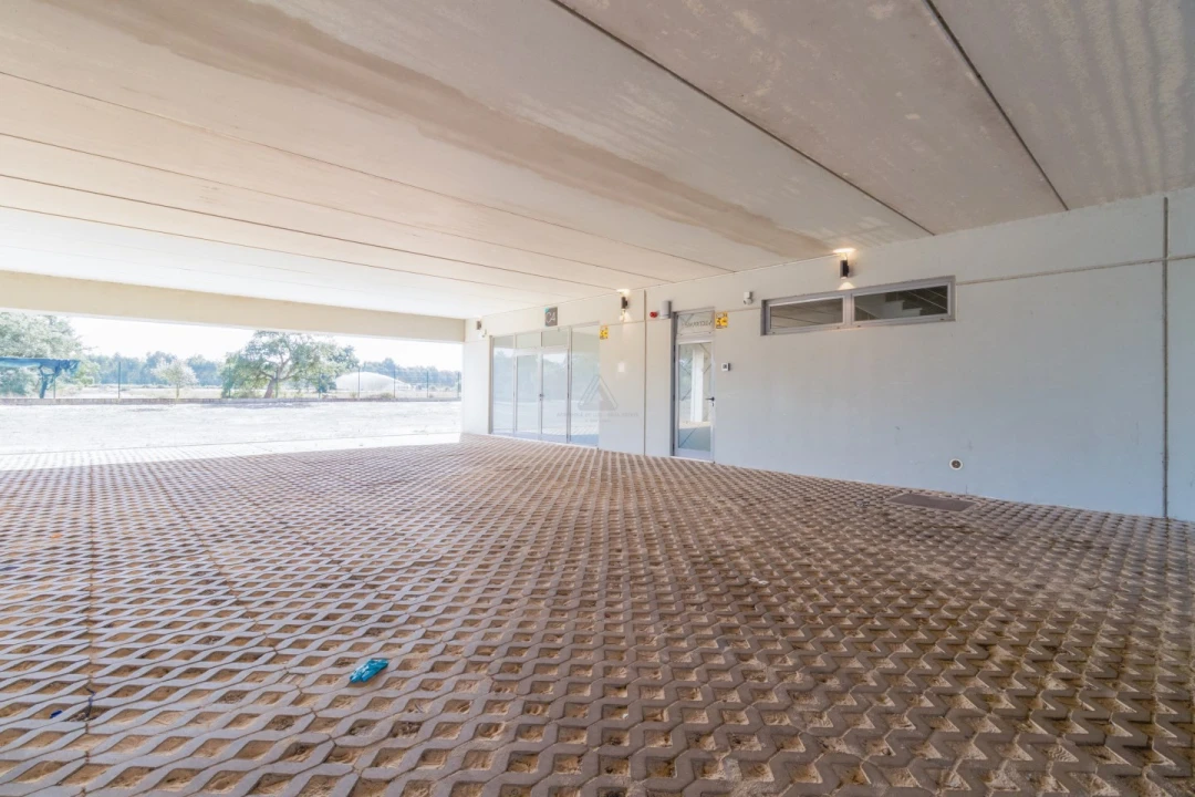 Armazém para Arrendamento em Alhos Vedros Foto 1