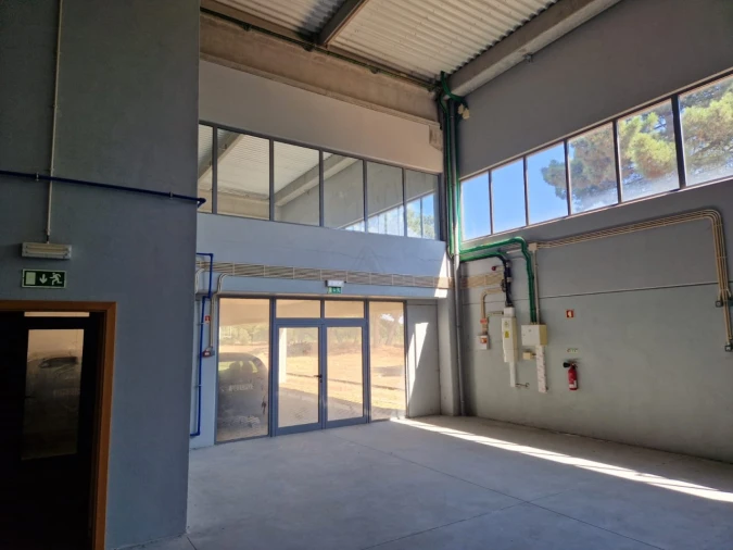 Armazém para Arrendamento em Alhos Vedros Foto 13