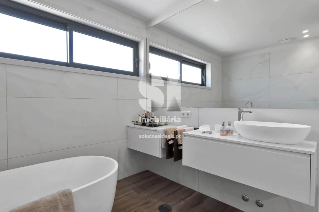 Moradia T4 para Venda em Aver-O-Mar, Amorim e Terroso Foto 19