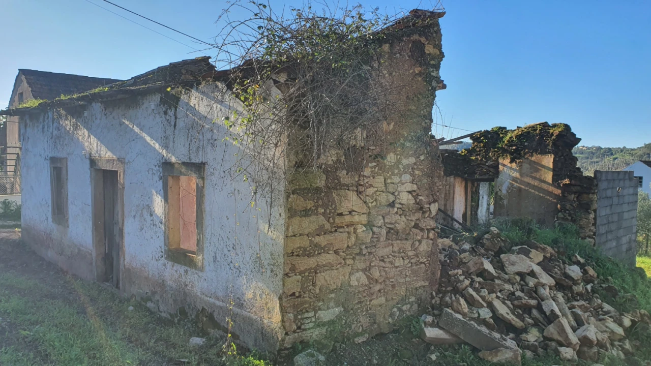 Moradia T0 para Venda em Areias e Pias Foto 2