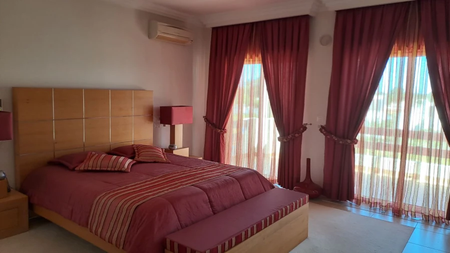 Moradia T4 para Venda em Fernao Ferro Foto 3