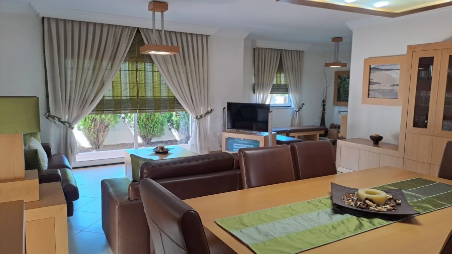 Moradia T4 para Venda em Fernao Ferro Foto 22