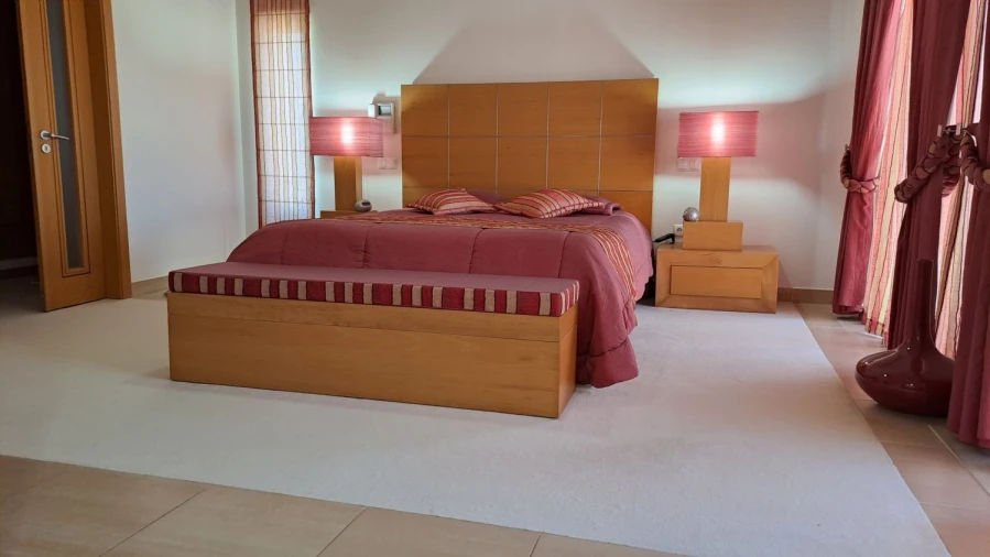 Moradia T4 para Venda em Fernao Ferro Foto 2