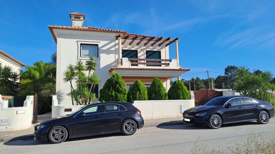 Moradia T4 para Venda em Fernao Ferro Foto 1