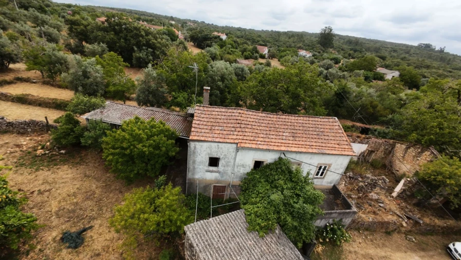 Moradia T2 para Venda em Chãos Foto 7