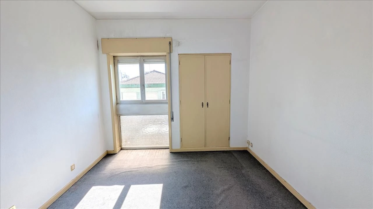 Apartamento T1 para Venda em Paranhos Foto 6